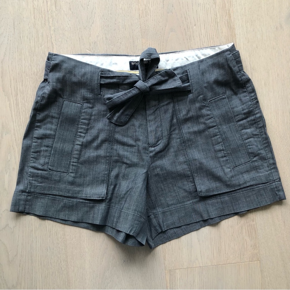 3/$30 Banana Republic Martin Fit Waist Tie Dress Shorts Gray